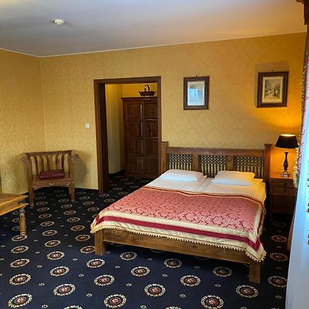 Hotel Zameczek Ксёнж-Вельки Экстерьер фото