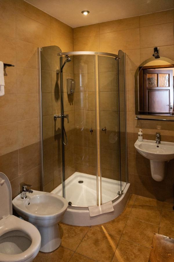 Hotel Zameczek Ксёнж-Вельки Экстерьер фото