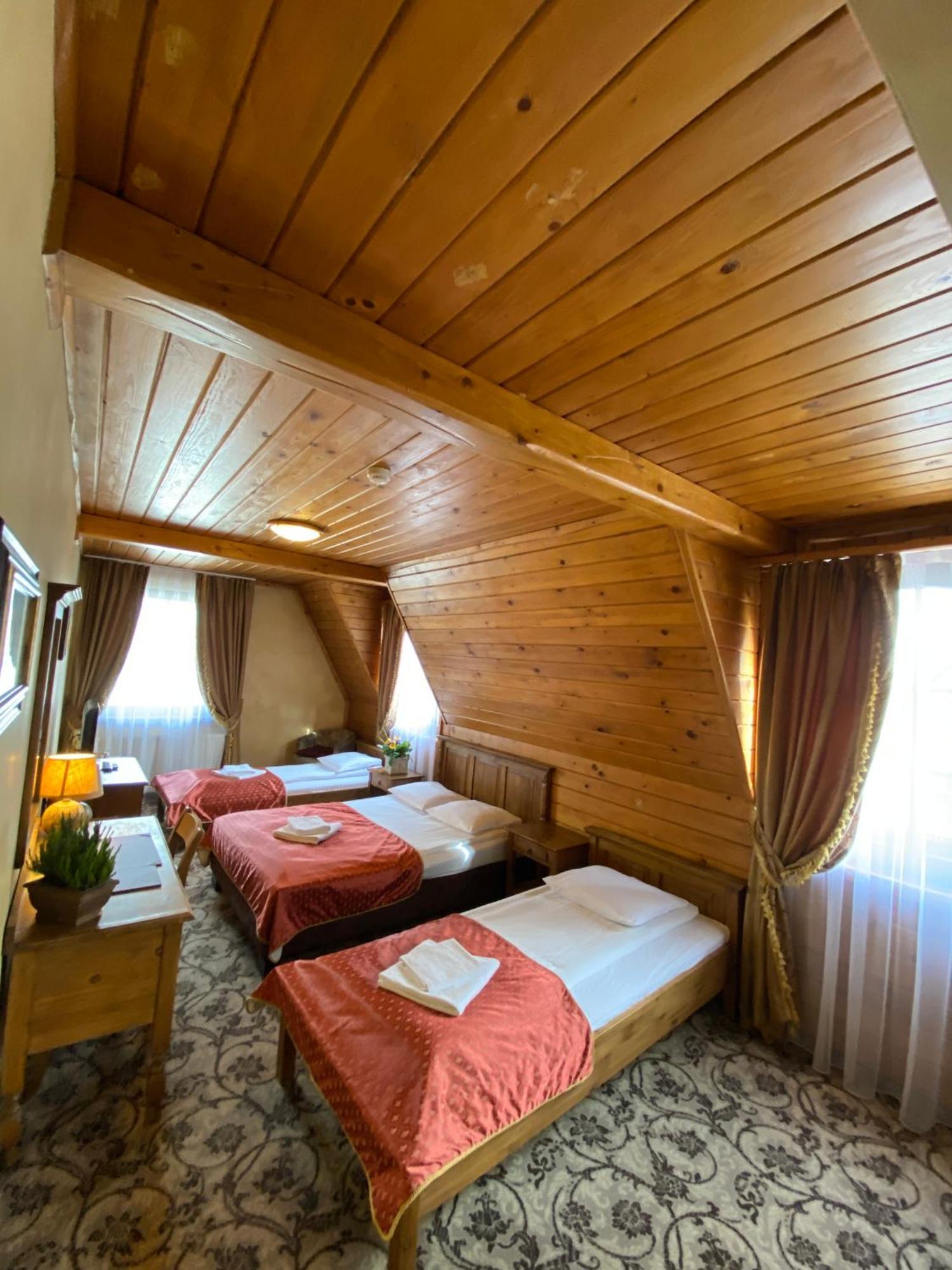 Hotel Zameczek Ксёнж-Вельки Экстерьер фото