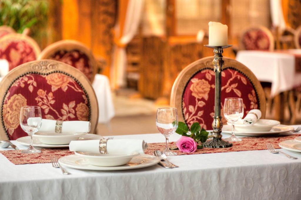 Hotel Zameczek Ксёнж-Вельки Экстерьер фото