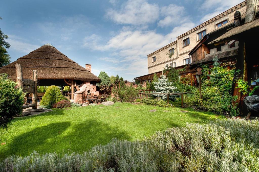 Hotel Zameczek Ксёнж-Вельки Экстерьер фото